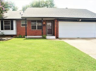825 Lawton, Moore, OK 73160
