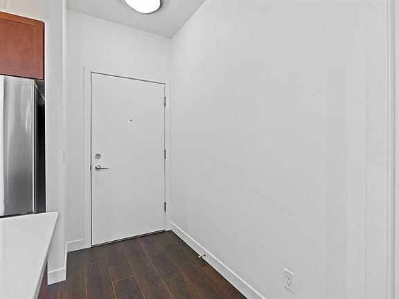 4th image of 28 Auburn Bay Grn SE #107