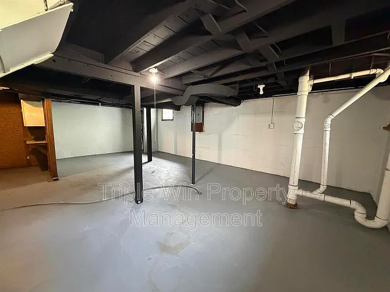 2308 Huntington Ave — Photo 27