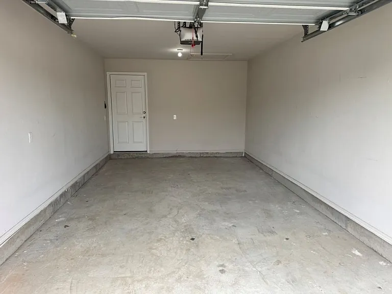 502 Parkhill Cir — Photo 15