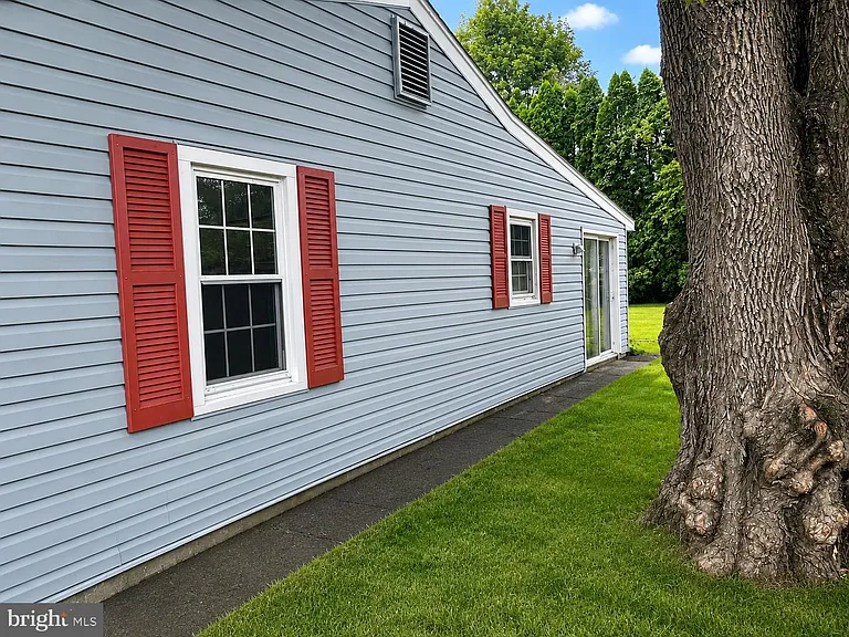 1705 Illingsworth St — Photo 5