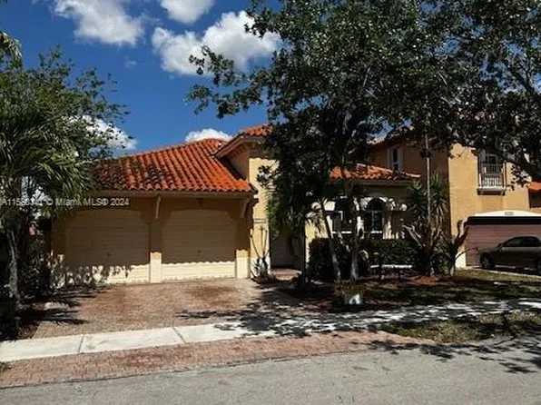2710 SW 154th Ct, Miami, FL 33185