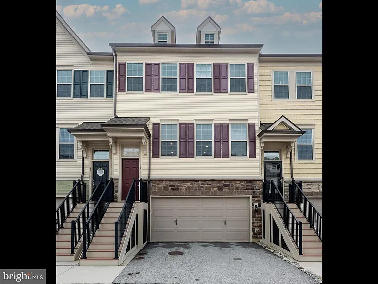 15 Eagle Ln — Photo 2