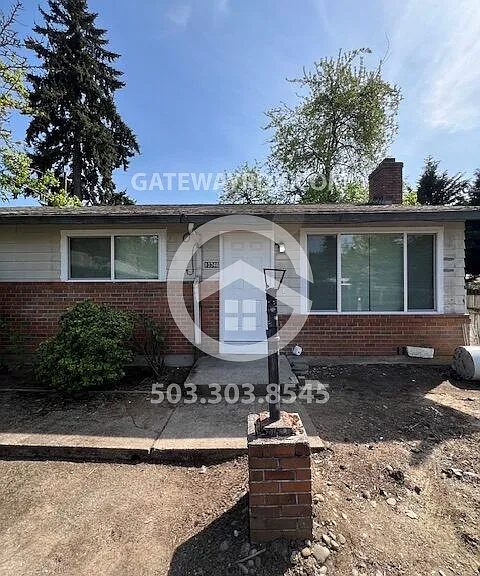 10746 SE Holgate Blvd — Photo 2