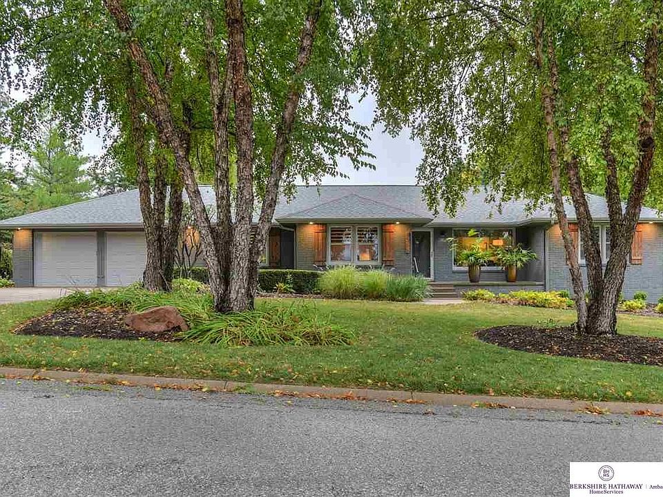 1st image of 8715 William St