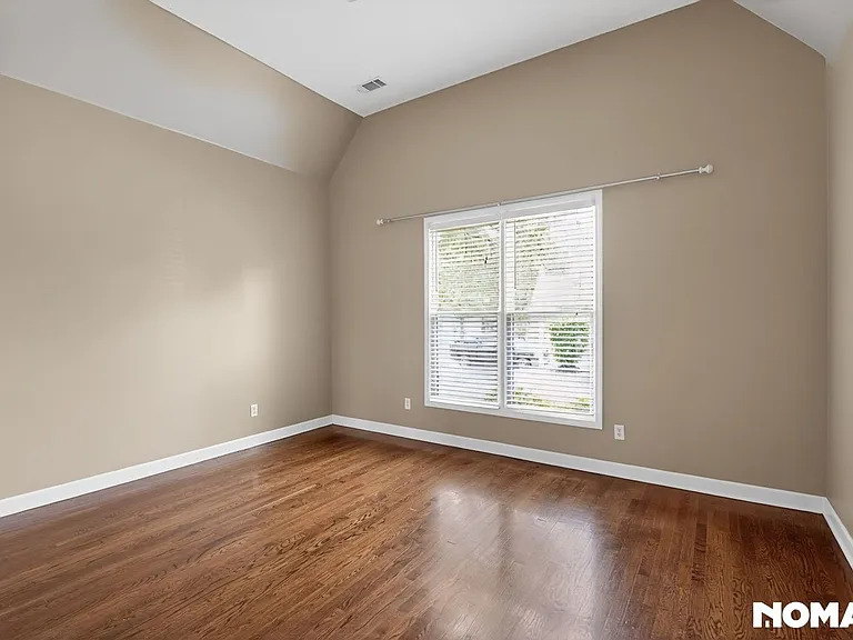 4886 Fox Springs Dr — Photo 12