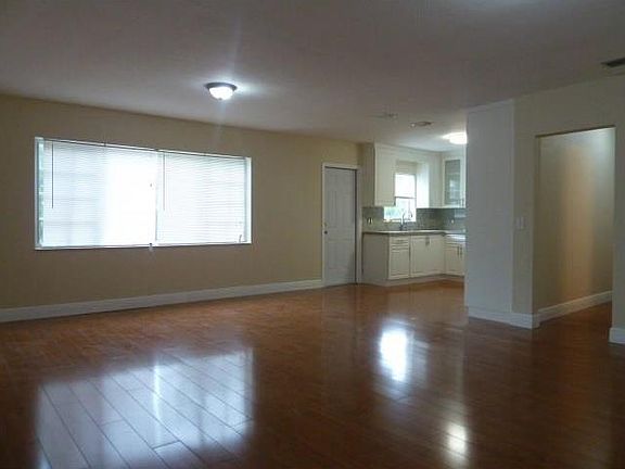 5th image of 13601 NE Miami Ct