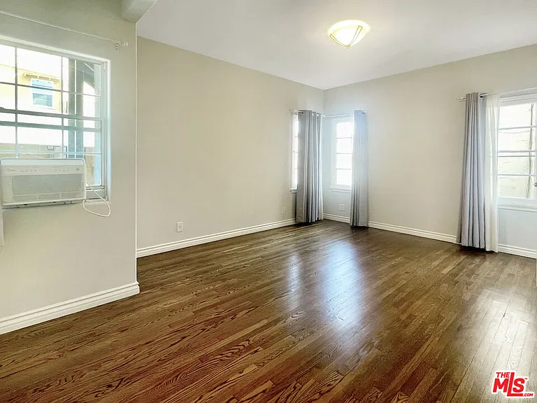 440 N Spaulding Ave — Photo 18