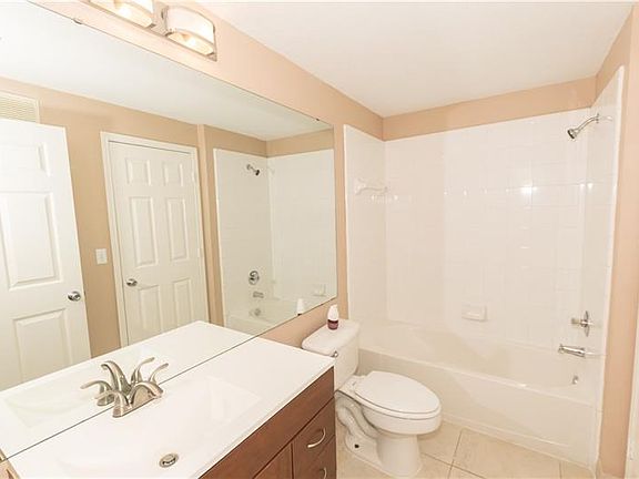 2nd image of 14304 Fredricksburg Dr APT 403