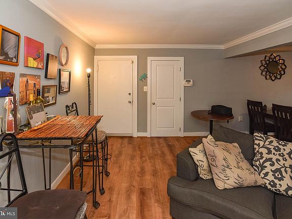 3rd image of 2832 Hartford St SE APT 102