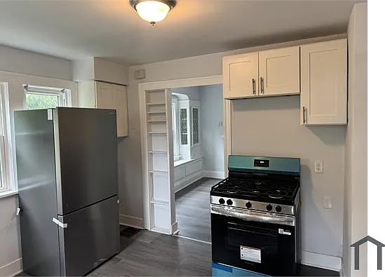 14308 Kingsford Ave — Photo 4