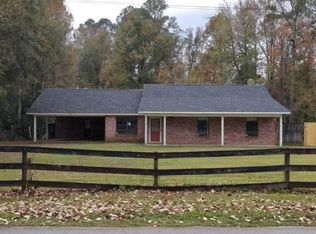 14613 Wolf Ridge Rd, Moss Point, MS 39562