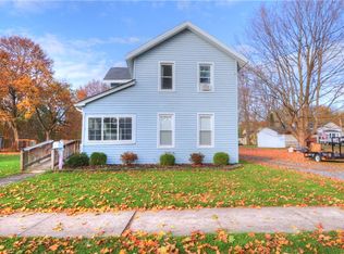 17 Walnut St, Phelps, NY 14532