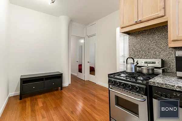 Sold by Bond New York | media 10