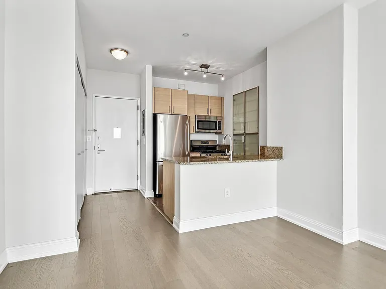 125 W 31st St #50B — Photo 3