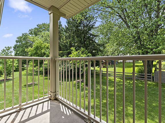 Corner Park Balcony