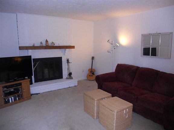 5th image of 330 Wilmington Dr