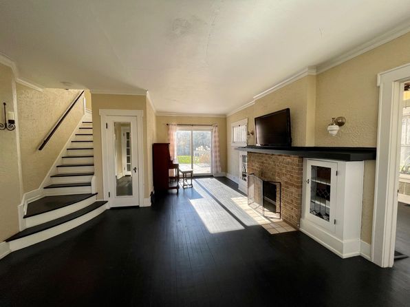 1110 Cambridge Dr, Kalamazoo, MI 49001