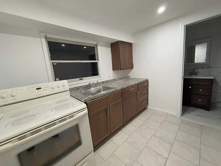 Strathmore Dr — Photo 2