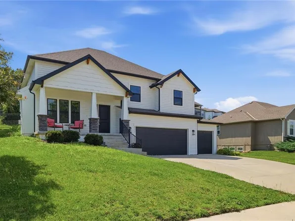 8278 Primrose St, De Soto, KS 66018