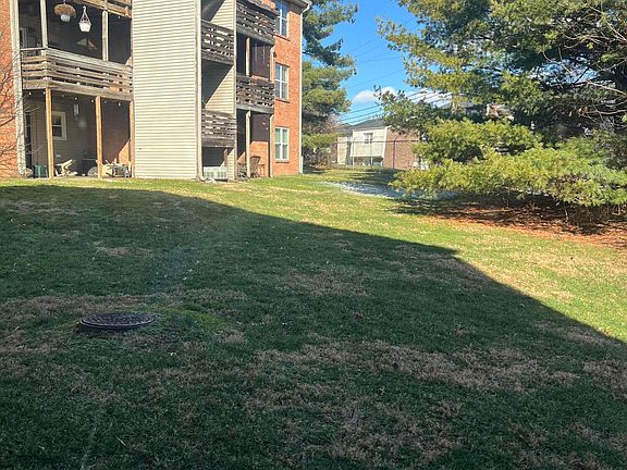 2nd image of 421 Redding Rd APT 107