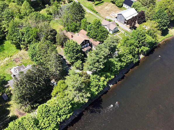 62 Delaware Ave, Damascus, PA 18415