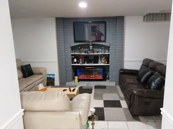 6 Sunforest Dr, Brampton, ON L6Z 2Z2