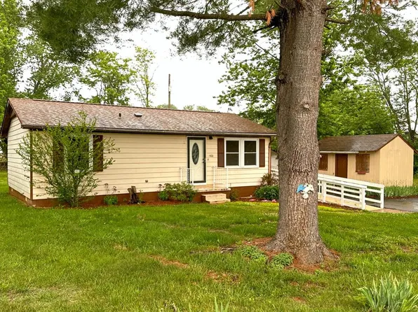 400 6th St, Luray, VA 22835