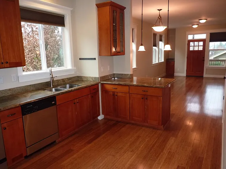 3837 SE Ogden St — Photo 2