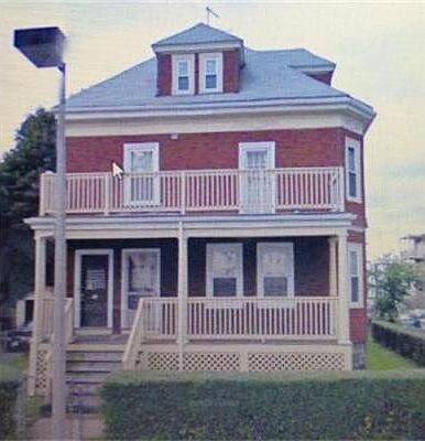 2nd image of 61 Bernard St