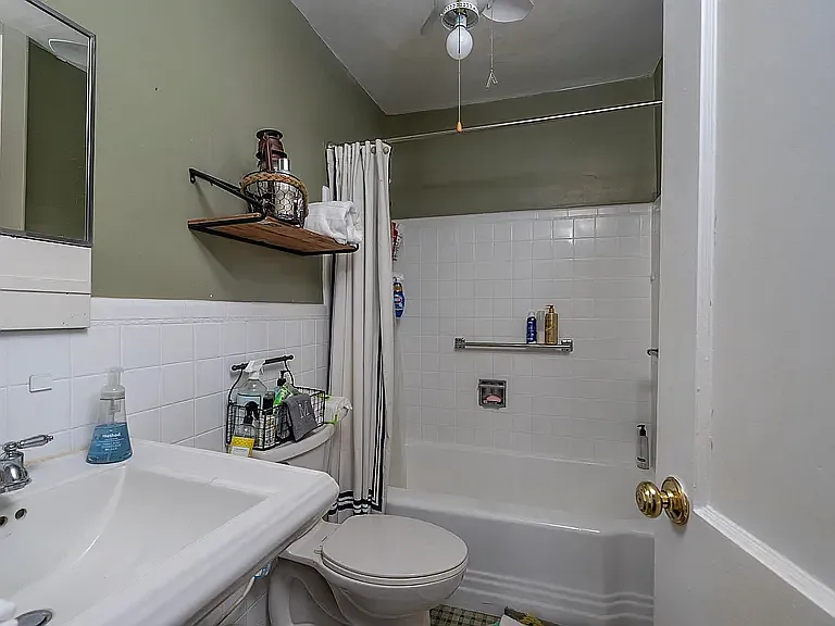 172 Florida Ave — Photo 11