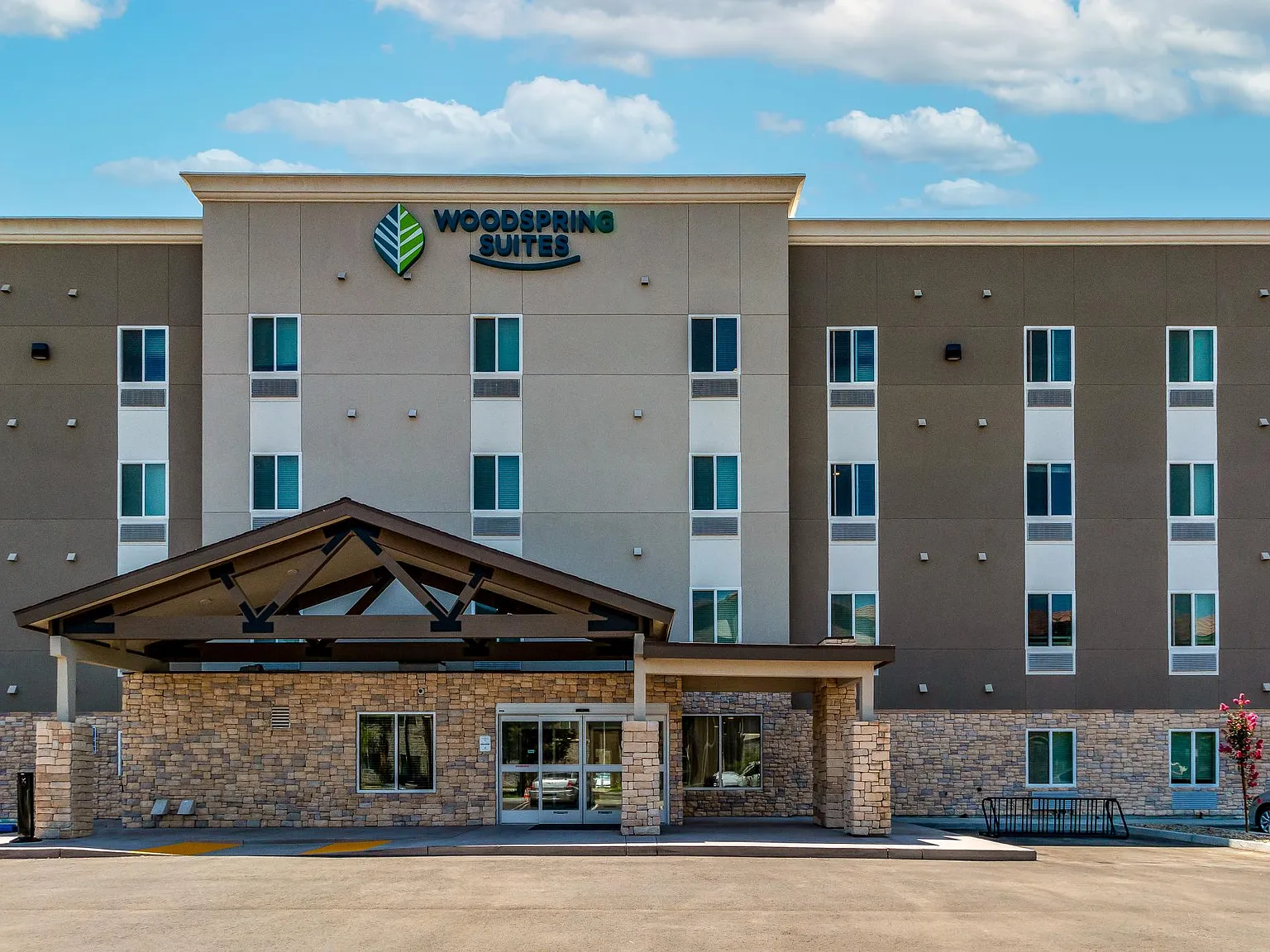 Woodspring Suites — Photo 3