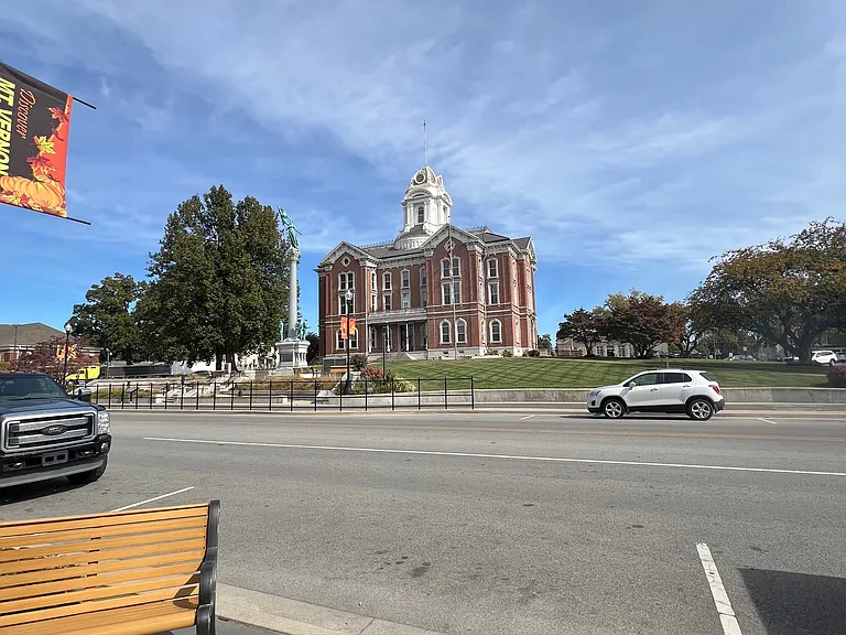 307 Main St — Photo 2