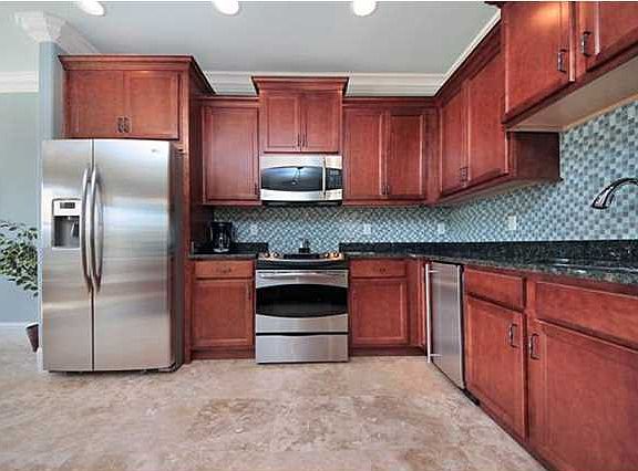 4th image of 96 Woodward St