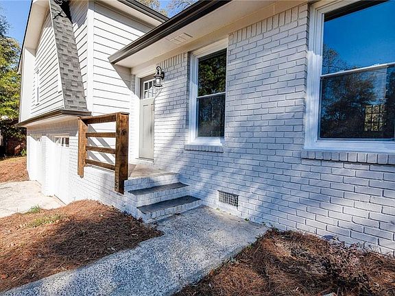 3rd image of 3352 Corral Dr