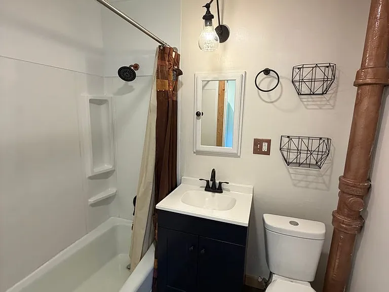 1511 Phillips St — Photo 13