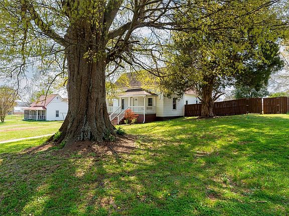 3rd image of 3 Wardlaw St