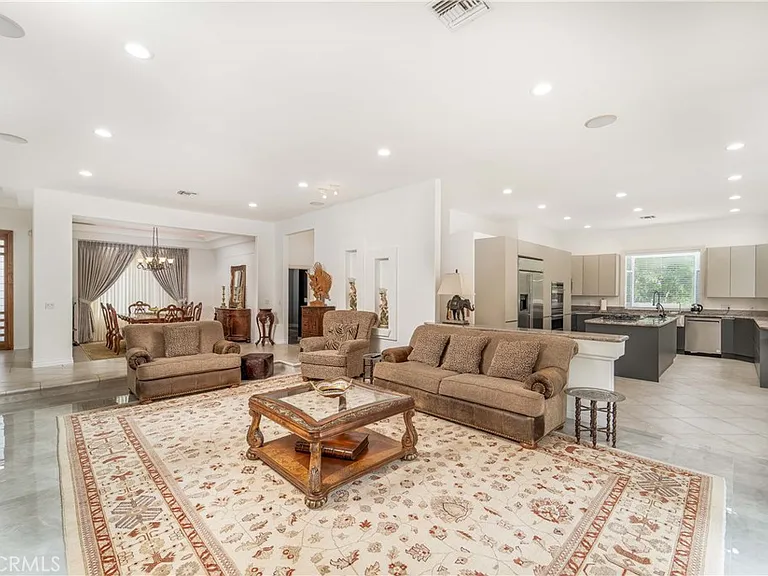5206 Topeka Dr — Photo 22