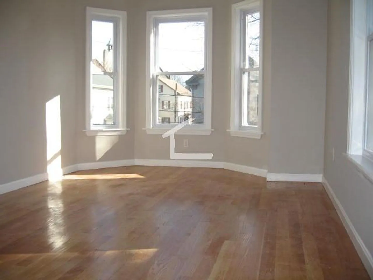 9/1 Oversized, renovated 4BR/2BA in Allston, w/d in unit! — Photo 3