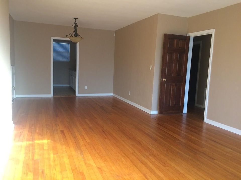 Living room/ Dining room