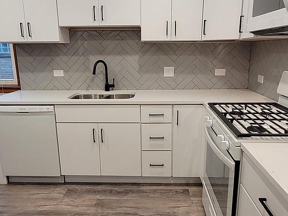 LED lighting under cabinets