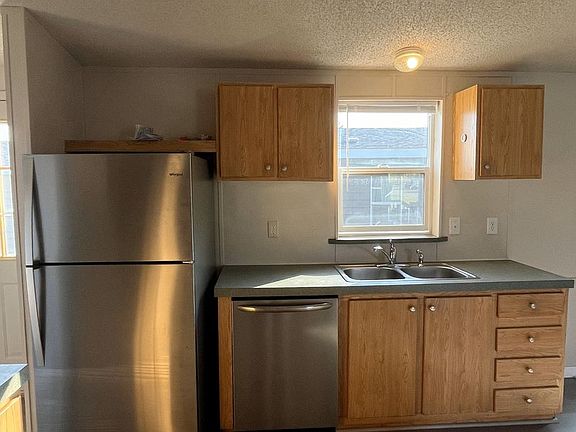 4th image of 2739 Donna Ave