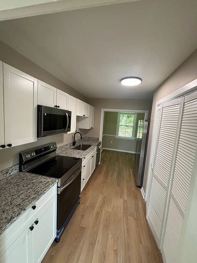 2 Bed 1 Bath House in Fort Hill — Photo 2
