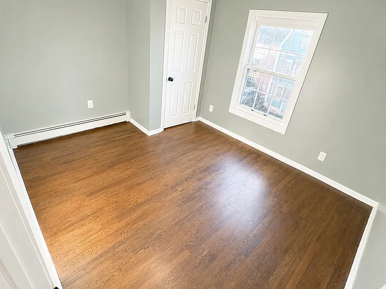 734 1/2 S 15th St #2 — Photo 8
