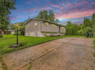 2408 Pond St, Urbana, IL