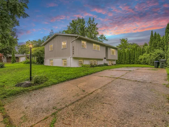 2408 Pond St, Urbana, IL 61801