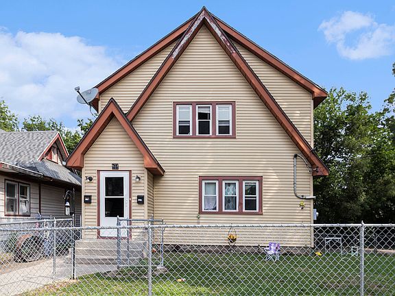 2nd image of 623 Dickinson St SE