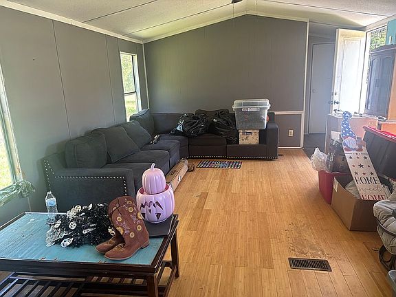 4th image of 262 Avalon Dr