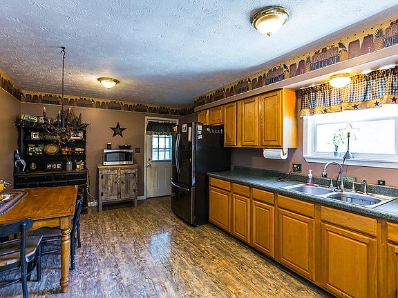 5th image of 116 Brooks St