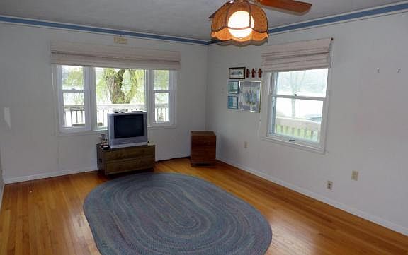 3rd image of 24998 Lake Shore Dr